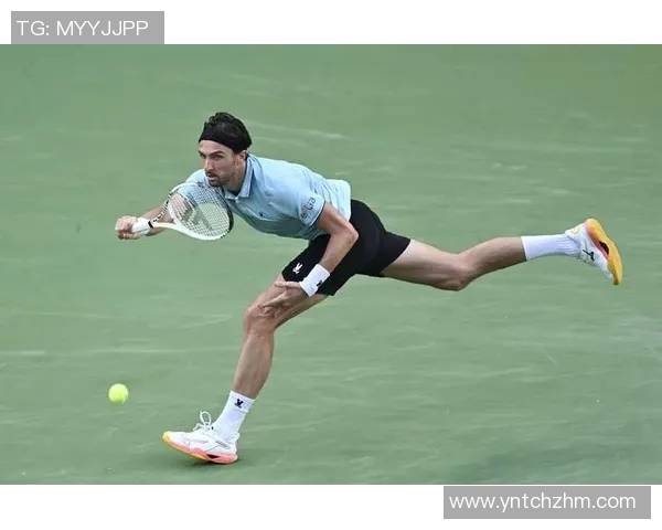 上海网球队反击策略揭秘：深度解析网球战术与训练方法